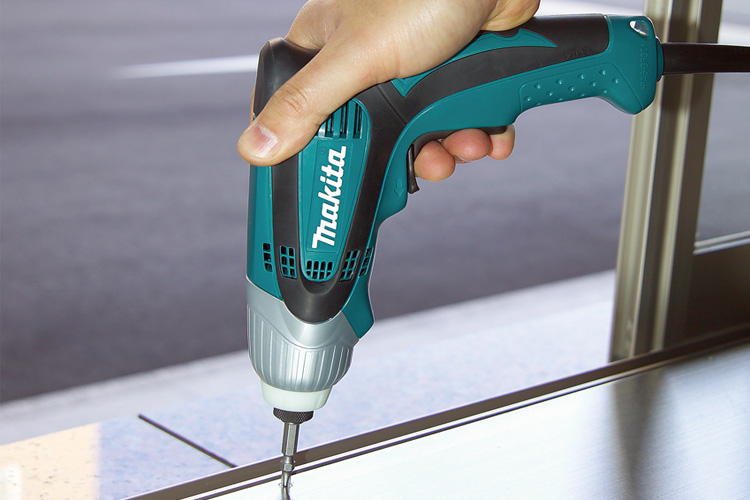 Máy vặn vít 230W Makita TD0100