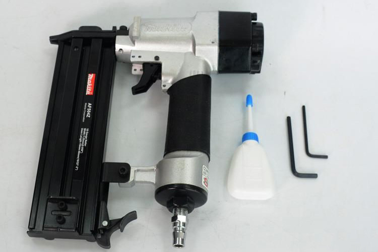 Súng bắn đinh thẳng Makita AF504Z
