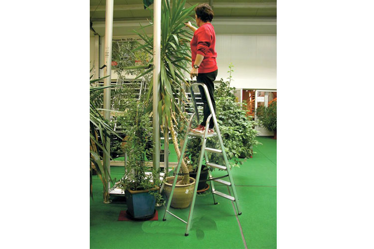 Nikita NKT-AL04 aluminum step ladder