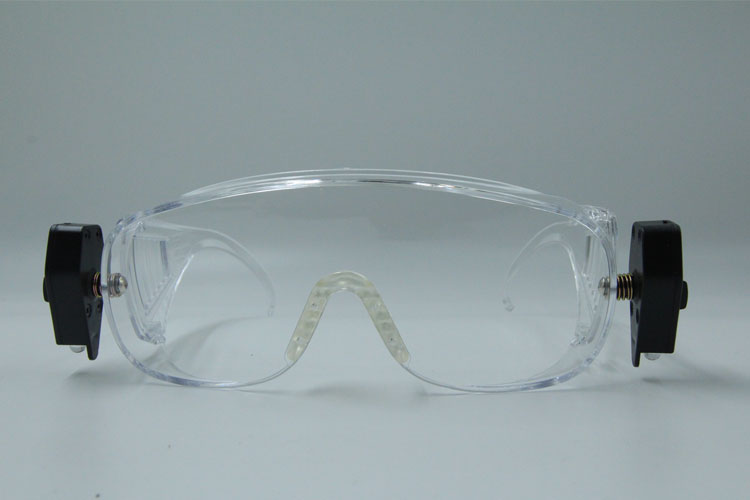 Kính bảo hộ nhìn xuyên đêm có đèn led, chống trầy ANSI Z87.1 Pan Taiwan SE21602