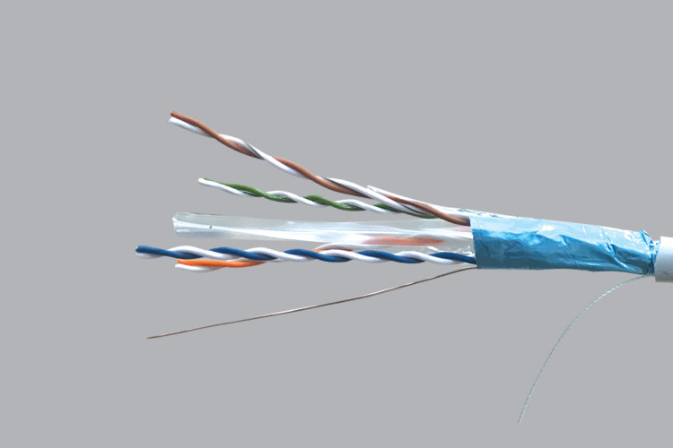 Cáp mạng FPT 4 đôi có giáp bạc chống nhiễu CAT6E-4P