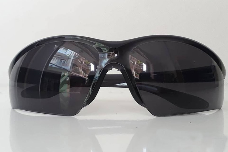 Kính bảo hộ đen Tolsen 45073