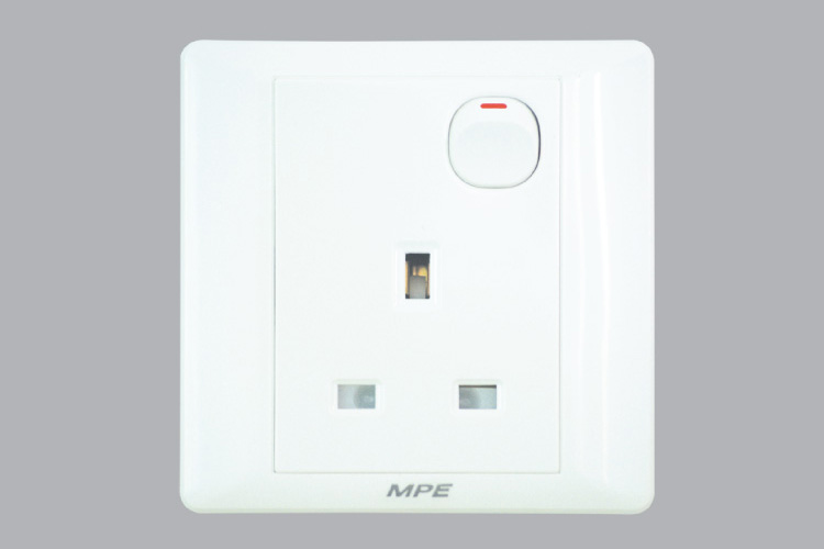 Mặt ổ cắm 3 chấu vuông , 1 công tắc MPE B215S