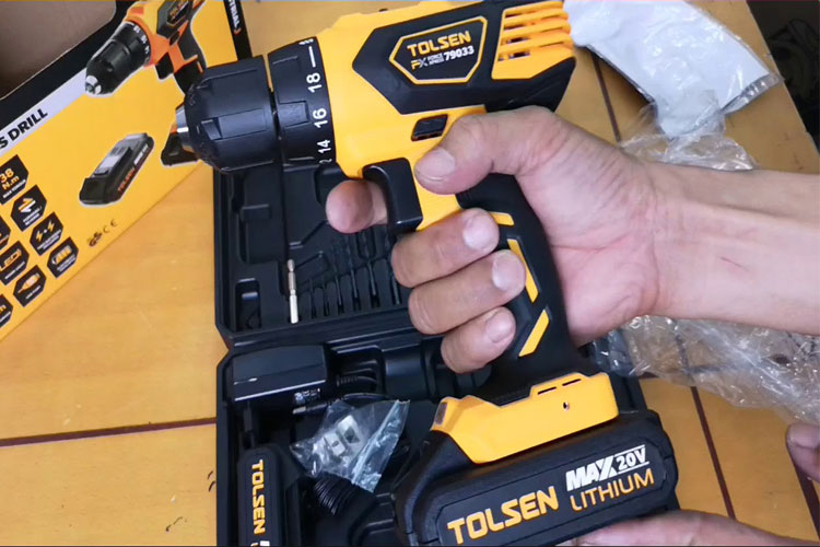 2-speed cordless drill 10mm/20V X-tip Tolsen 79033