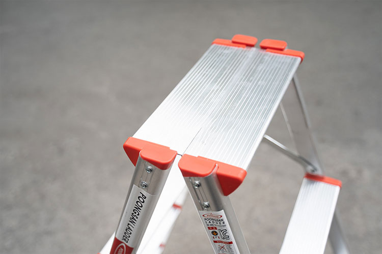 POONGSAN PS5002 50.5cm A-frame aluminum ladder