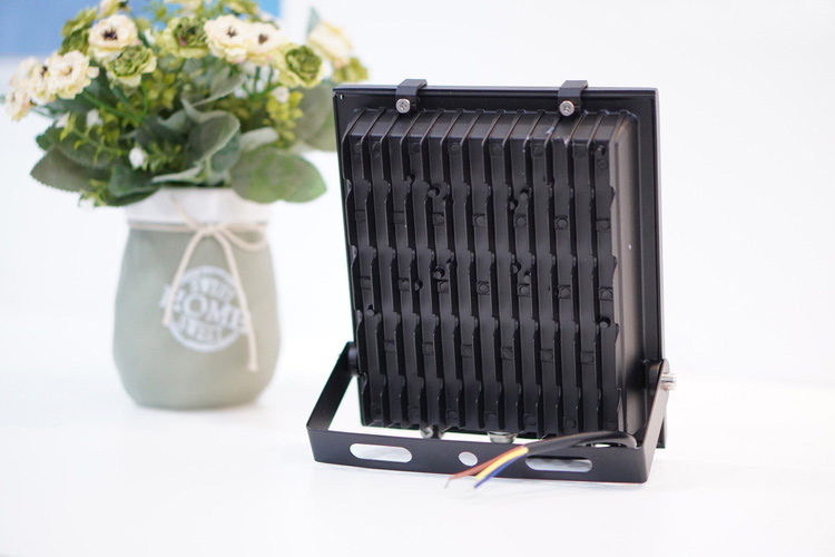 đèn pha Led 30W Duhal KDJD0301 ánh sáng vàng Đèn pha Led 30W Duhal KDJD0301 ánh sáng vàng