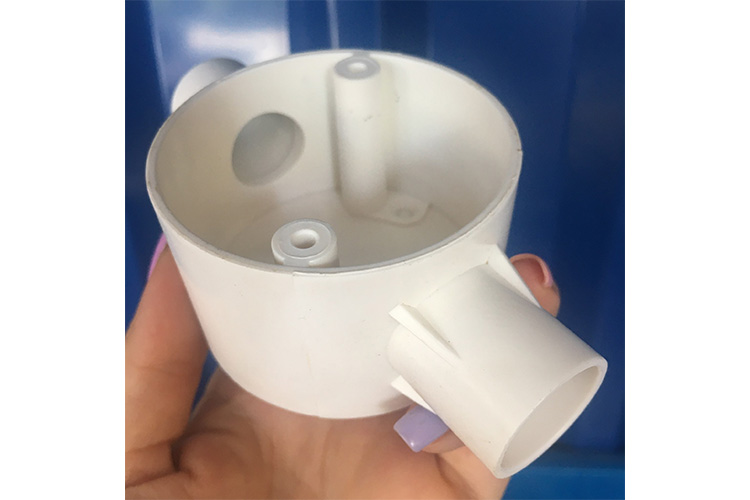 Hộp nối tròn 2 ngã vuông Ø20 NANOCO NPA69201