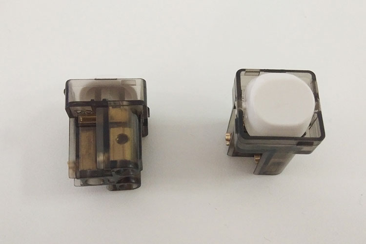 Hạt công tắc vuông 1 chiều 10A đèn sợi đốt LIOA E18S12MSD
