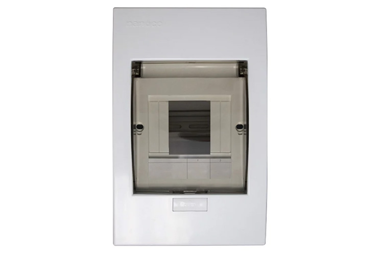 Tủ điện mặt nhựa đế kim loại 2-4 đường NANOCO NDP104P