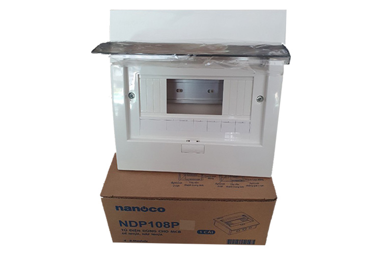 Tủ điện mặt nhựa đế kim loại 4-8 đường NANOCO NDP108P