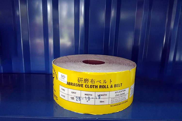 Cuộn giấy nhám vòng độ hạt 100 BÒ CẠP AJ63 100