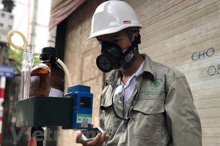 Mặt nạ phòng độc phin lọc đơn, hai van thở Blue Eagle NP305