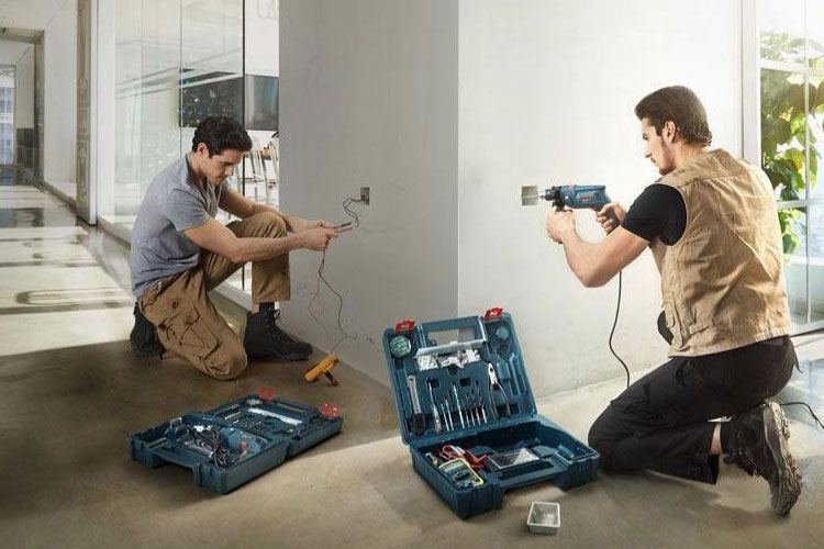 Bộ máy khoan động lực kèm 80 món phụ kiện ngành điện BOSCH 06011A15K2