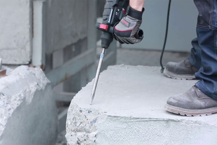 Máy khoan búa 790W kiểu xoay dùng mũi SDS plus BOSCH 06112720K0