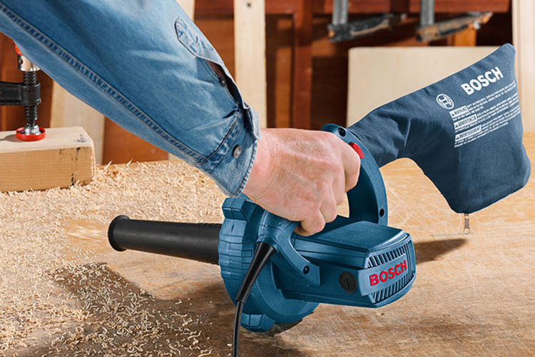 Máy thổi gió có thể hút bụi 820W BOSCH 06019804K1