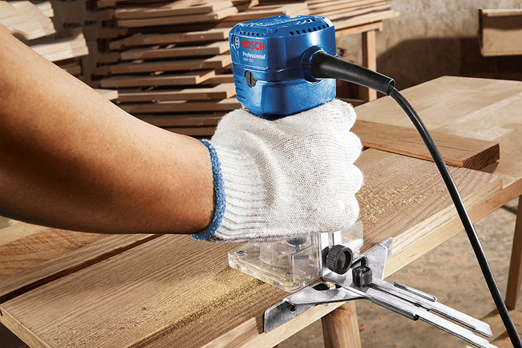 Máy phay dạng nhỏ 550W BOSCH 06016A00K0