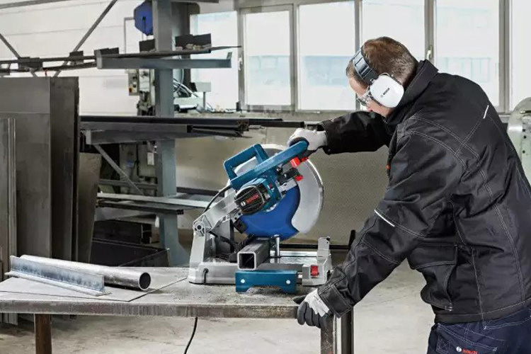 Máy cắt sắt để bàn 2000W BOSCH 0601B28000