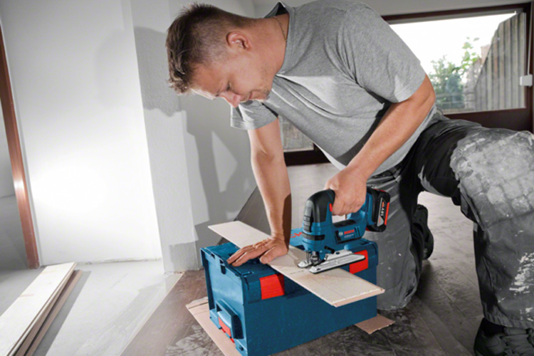 Máy cưa lộng dùng pin 18V/120mm BOSCH 06015A6100