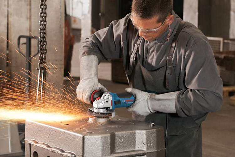 may-mai-goc-1700W-125mm-BOSCH-060179G002