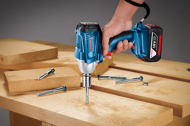 Máy vặn, siết ốc động lực pin 18V/3Ah BOSCH 06019G61K0