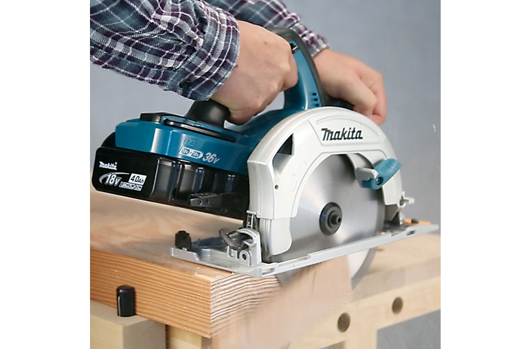 Máy cưa đĩa 190mm pin 18V/4.0Ah Makita DHS710Z không pin và sạc