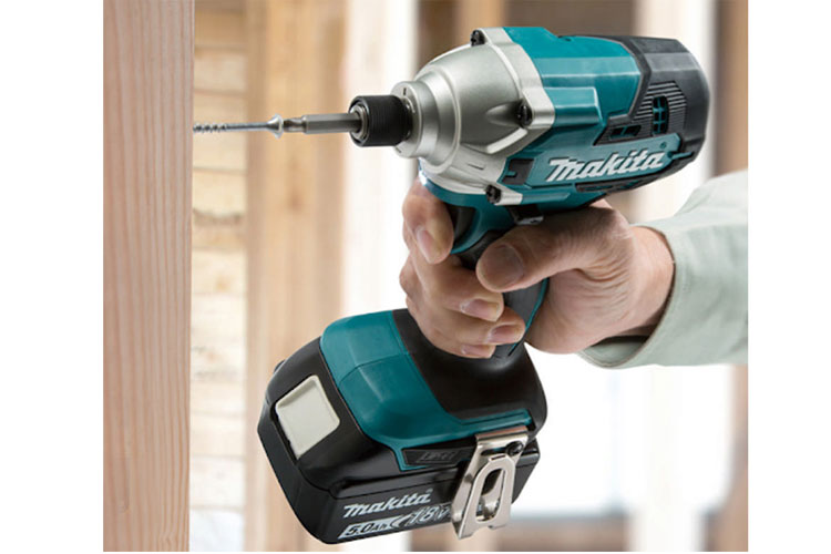 Máy bắt vít động lực pin 18V/3.0Ah Makita DTD156SFE