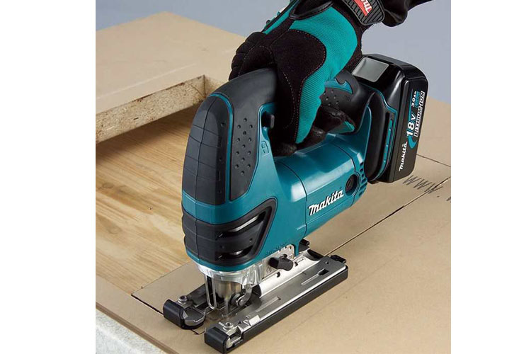 Máy cưa lọng pin 18V/3Ah Makita DJV180Z không pin và sạc