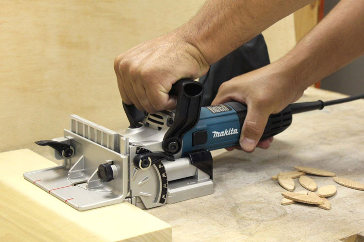 Máy ghép mộng pin 18V/3.0Ah Makita DPJ180RFE