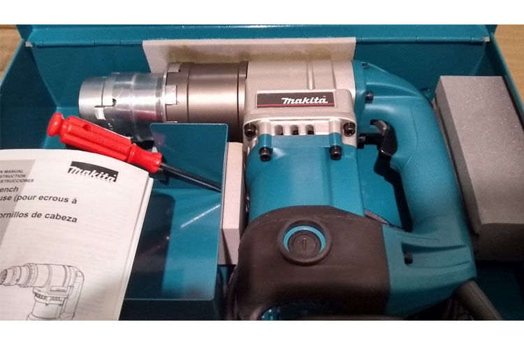 Máy siết bulông 1050W Makita 6924N