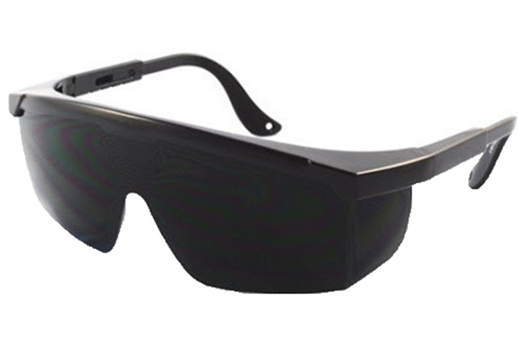 Kính bảo hộ màu đen đậm BB.Safety.BB 889