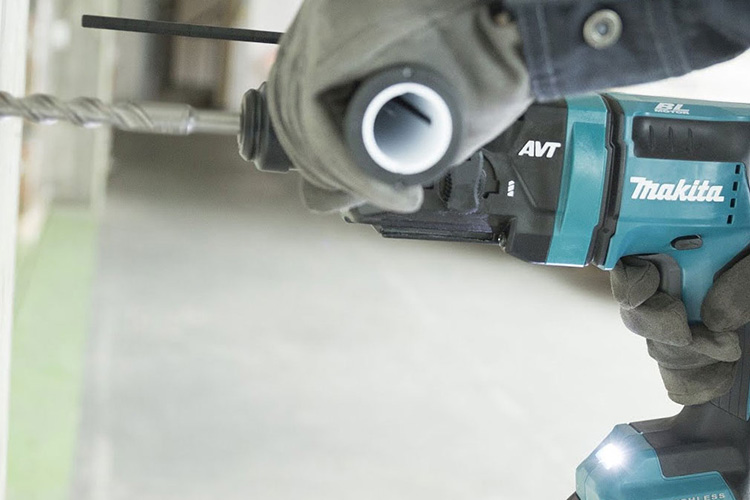 Máy khoan bê tông pin 18V Makita DHR182Z