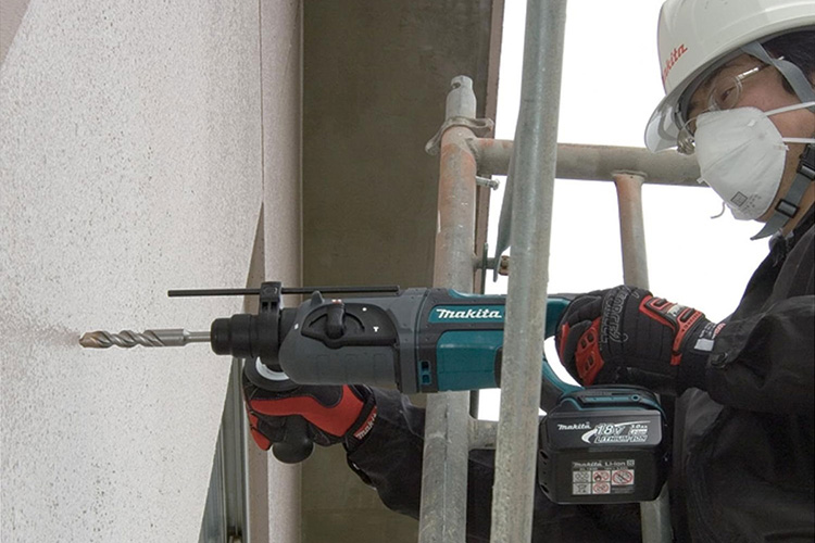 Máy khoan, đục pin 18V/3.0Ah Makita DHR241Z không pin và sạc