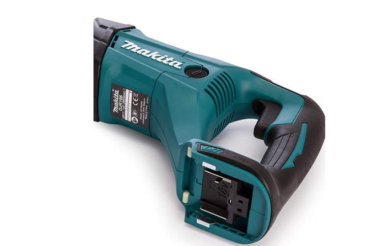 Máy cưa kiếm pin 18V/3.0Ah Makita DJR186Z không pin và sạc