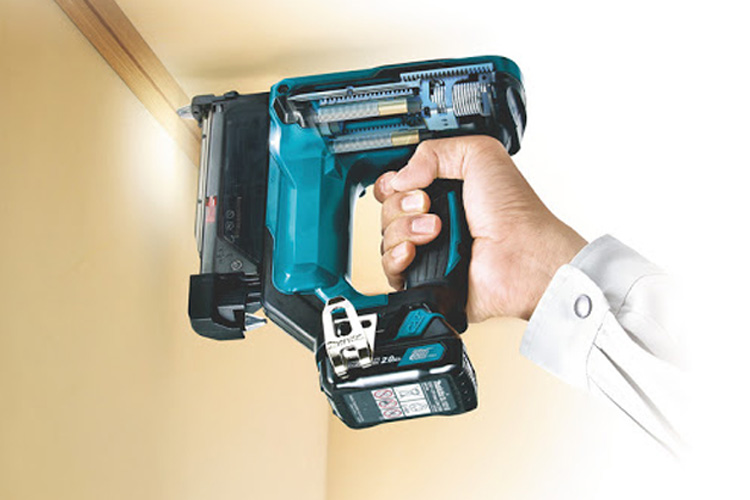 Makita DPT353Z 18V battery-free nail gun and charger
