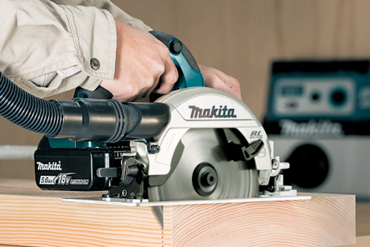 Máy cưa đĩa 165mm pin 18V/3.0Ah Makita DHS660RFJ