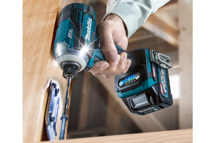 Máy bắt vít pin 40V Makita TD001GZ không sạc và pin