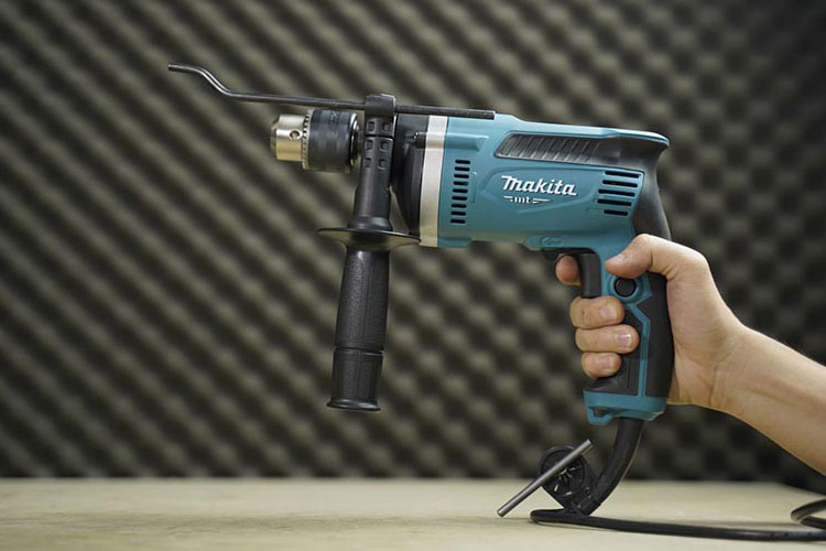 Máy khoan động lực 16mm/710W Makita M8100B