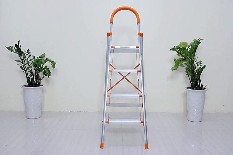 Thang nhôm ghế 4 bậc Advindeq ADS-704
