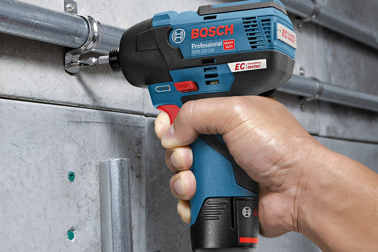 BOSCH 06019E0002 10.8V bolt driver