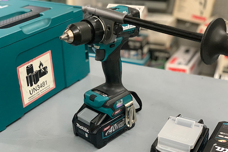 Máy khoan búa, vặn vít pin 40V Makita HP001GZ