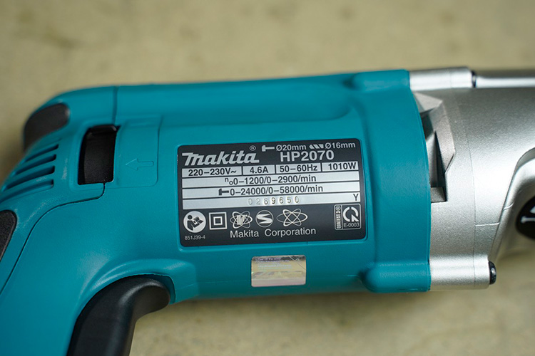 Máy khoan búa 2 tốc độ 1010W Makita HP2070