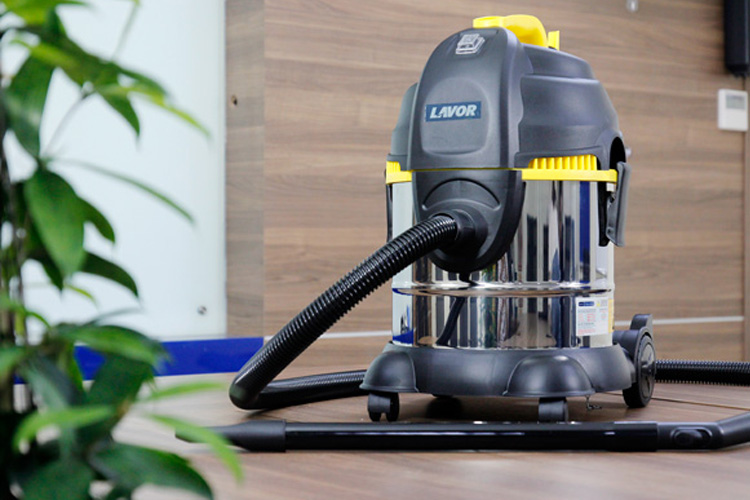 Máy hút bụi khô và ướt 30 lít Lavor LVC 30 XS