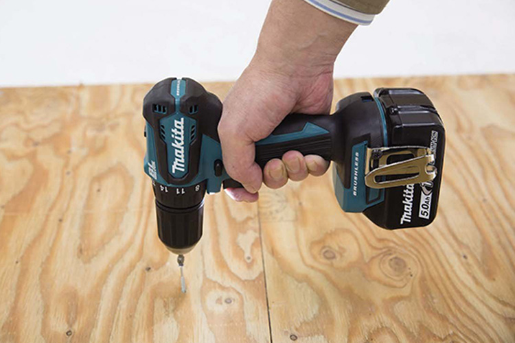 Máy khoan vặn vít pin 10.8V Makita DDF083Z