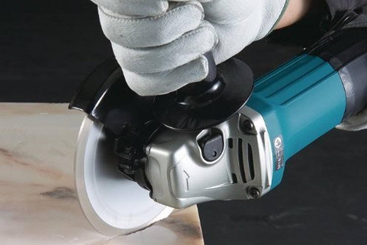 Makita-GA4032