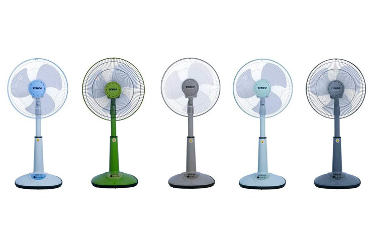 Quạt lỡ thân nhựa SENKO L1338