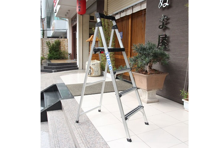 Thang ghế 4 bậc Sumo ADS-604