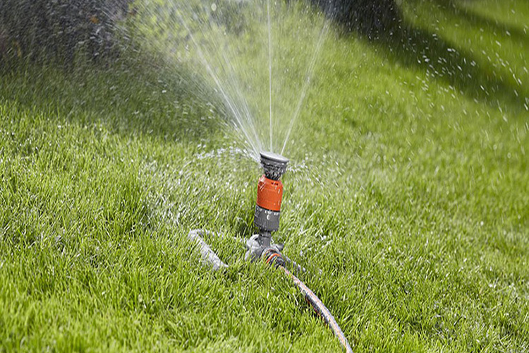 Bộ tưới xoay 360° kèm đế 17cm Gardena 01948-20