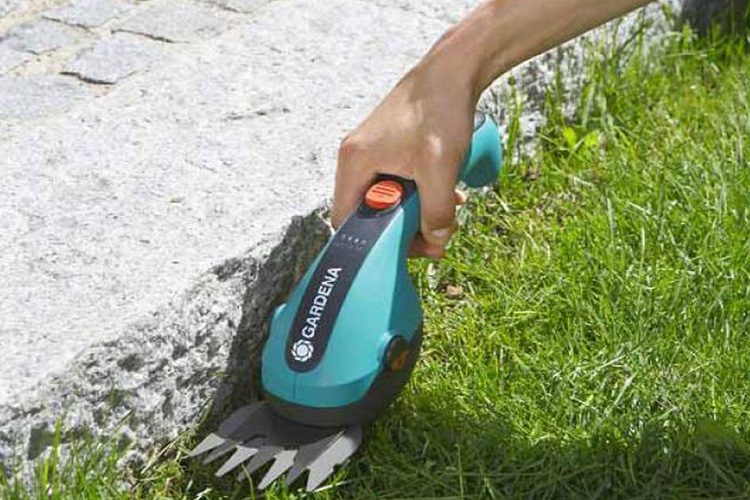Máy cắt cỏ cầm tay dùng pin Gardena 09853-20