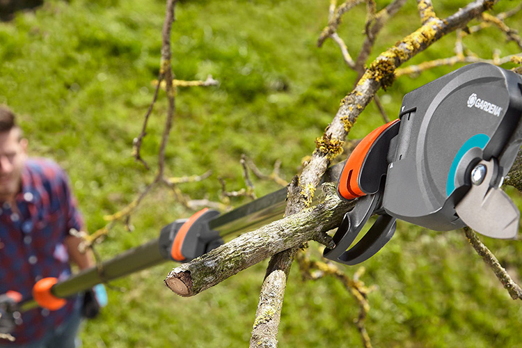 Kéo cắt cành tầm cao 410 Plus Gardena 12001-20